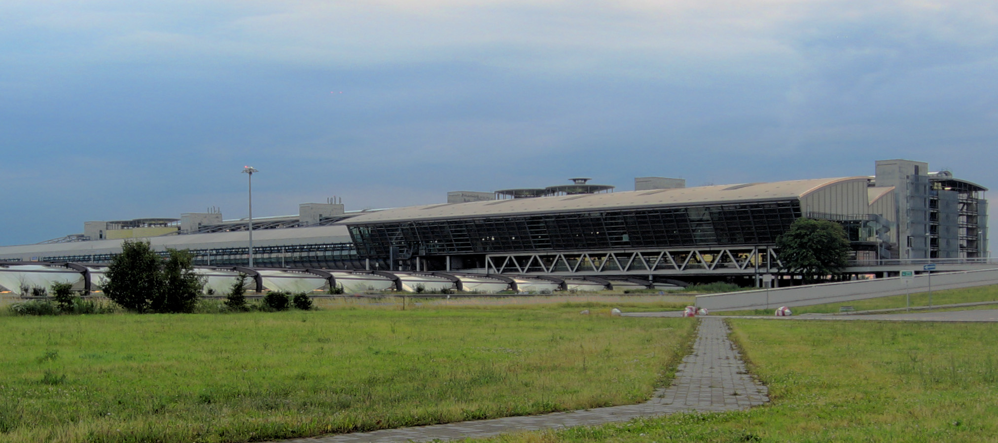 Leipzig/Halle Airport serves both Leipzig and Halle cities.